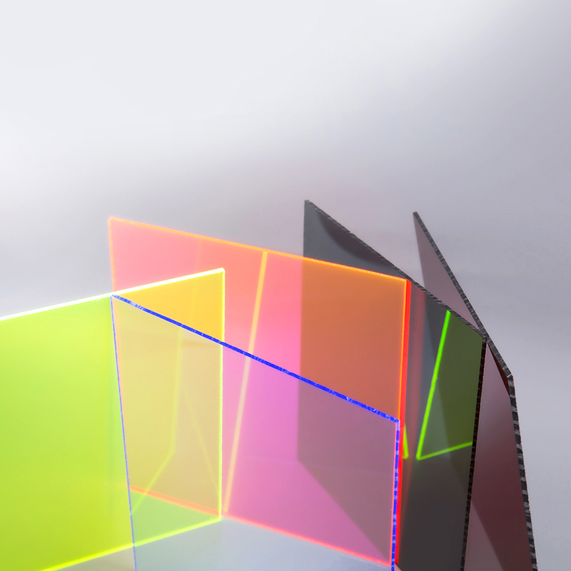 لوح أكريليك ملون شفاف